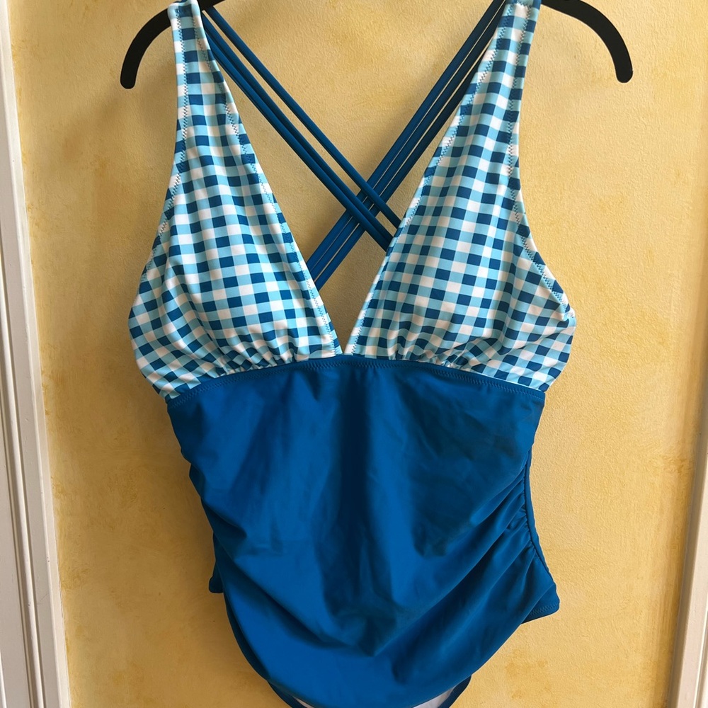 CUPSHE Woman’s one piece bathing suit, size XL, Excellent condition